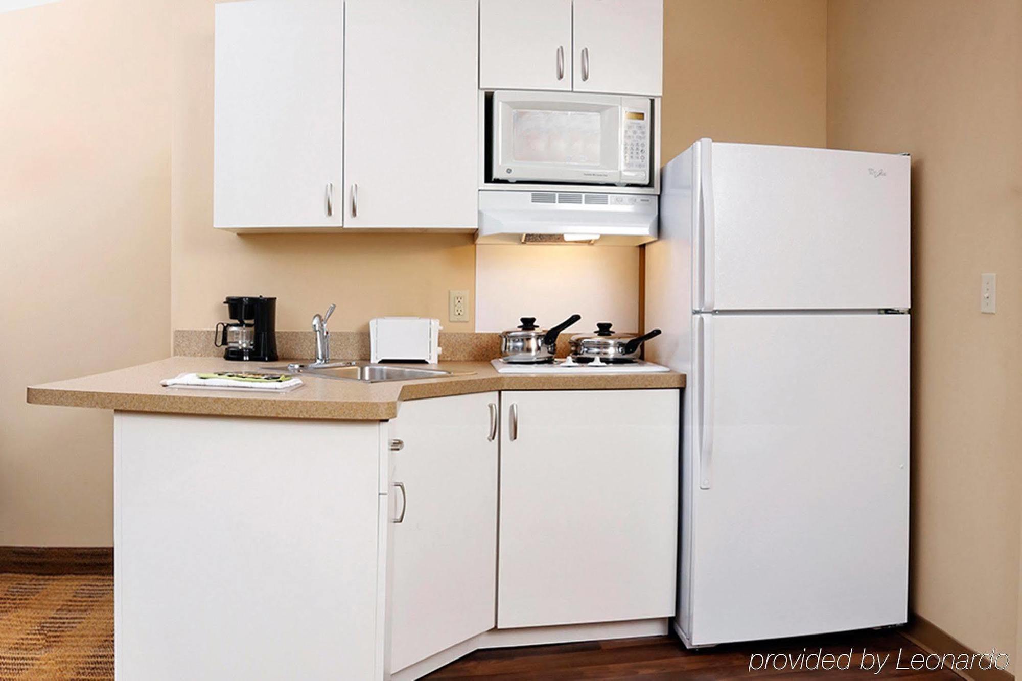 Extended Stay America Select Suites - Detroit - Roseville Ngoại thất bức ảnh